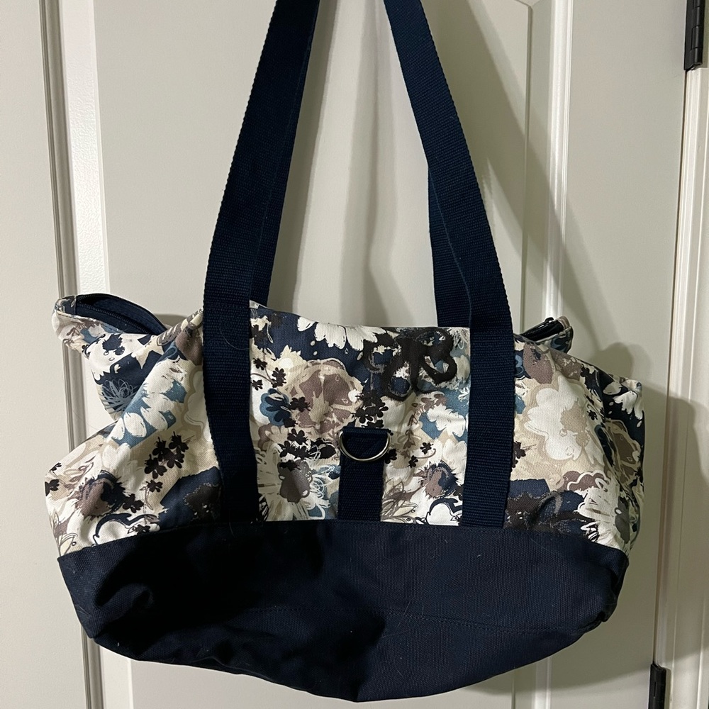 NWOT Thirty One travel tote bag